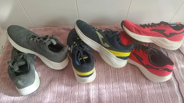 Lote 3 pares zapatillas deportivas núm. 41