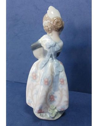 FIGURA LLADRO VALENCIANA CON NARANJAS