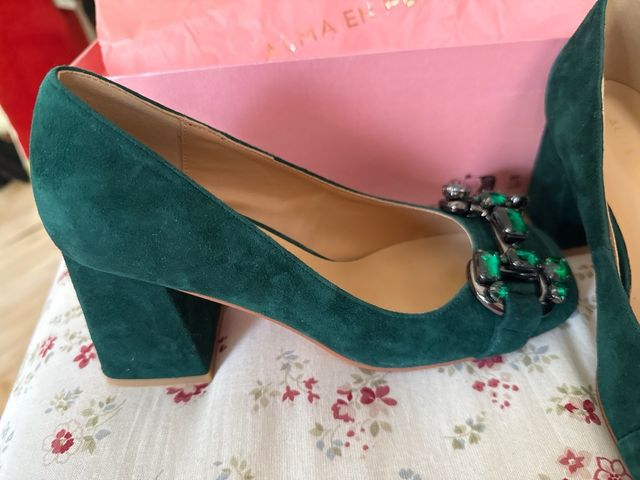 Zapatos Alma en Pena piel verde joya