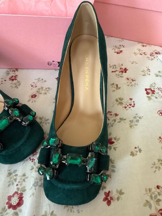 Zapatos Alma en Pena piel verde joya