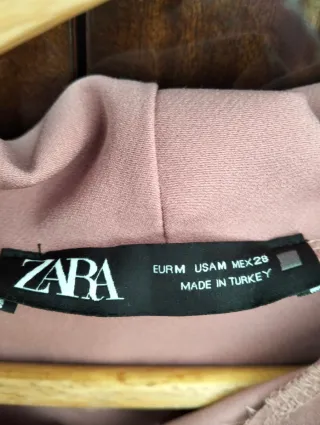Sudadera Zara corta con cremallera