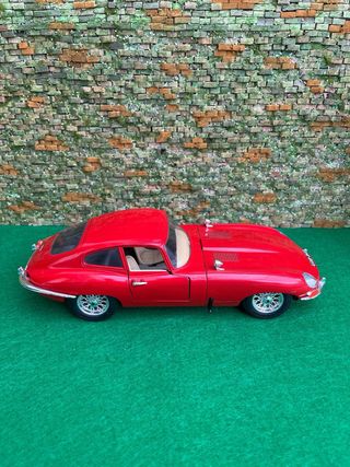 Jaguar E-Type (1961)- Bburago 1:18 - Made in Italy