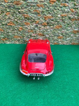 Jaguar E-Type (1961)- Bburago 1:18 - Made in Italy