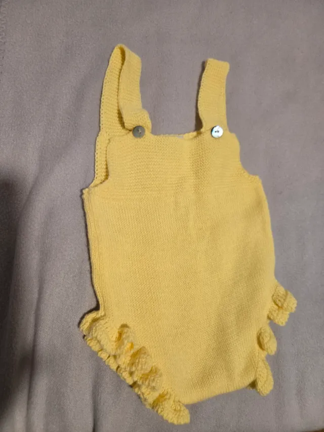 Set di tre pupazzi di peluche per neonato in giallo