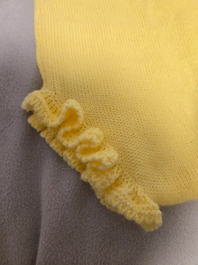 Set di tre pupazzi di peluche per neonato in giallo