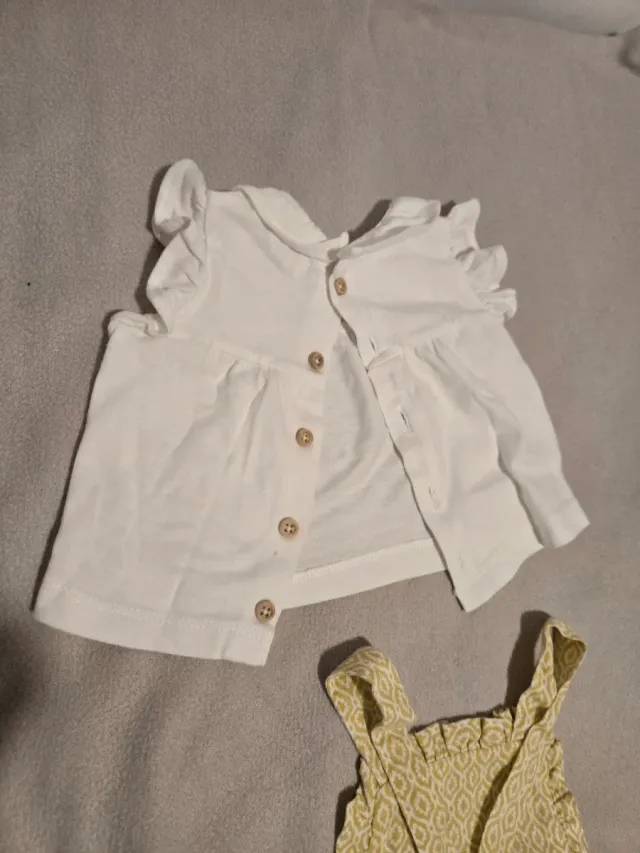 Set di tre pupazzi di peluche per neonato in giallo