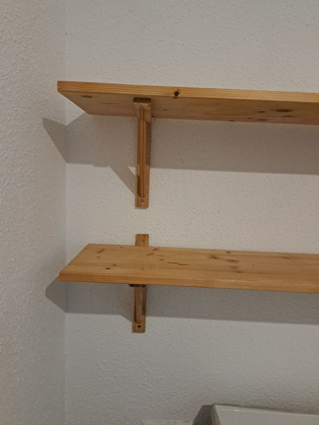 Estantería de madera