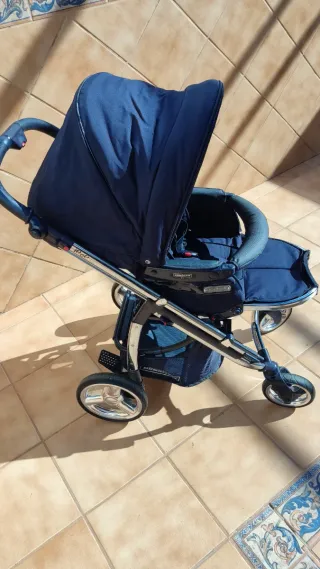 Cochecito de bebé Bebecar Ipop azul marino.