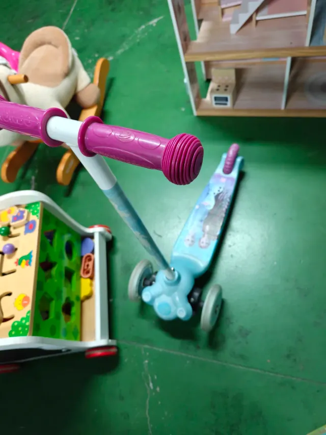 Monopattino per bambini a 3 ruote Frozen