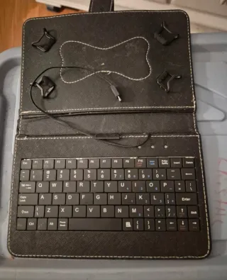 Teclado para Tablet con Cable