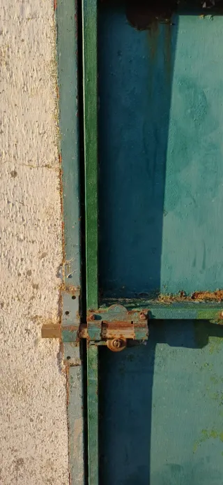 Puerta de hierro para exterior