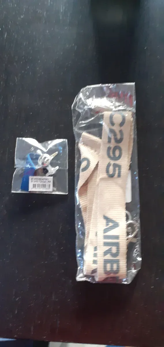 Lanyard y Pin Airbus C295