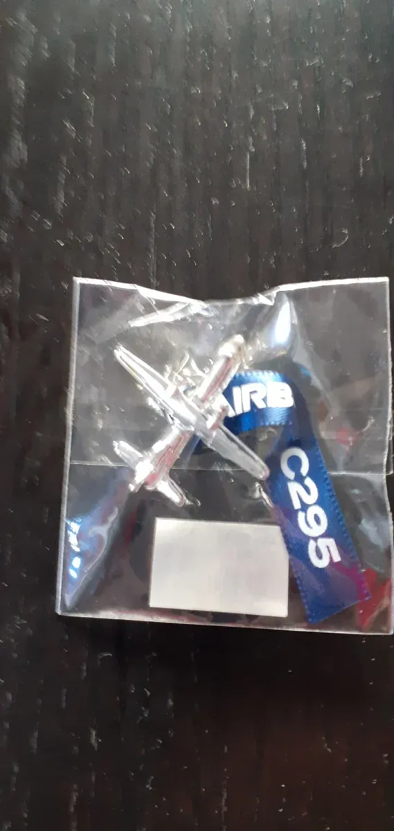 Lanyard y Pin Airbus C295