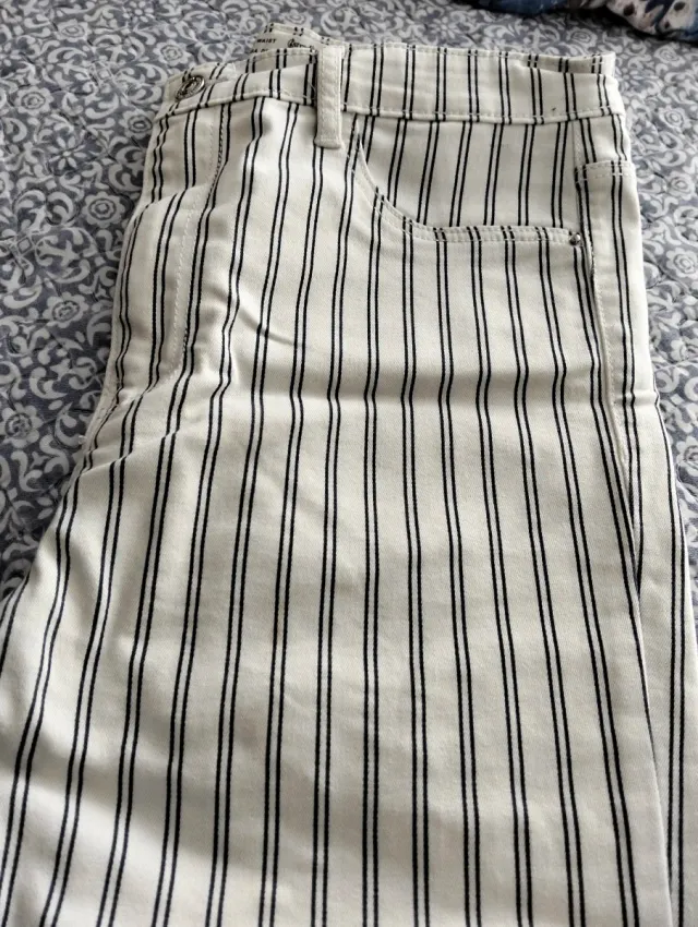 Pantalón de rayas Stradivarius