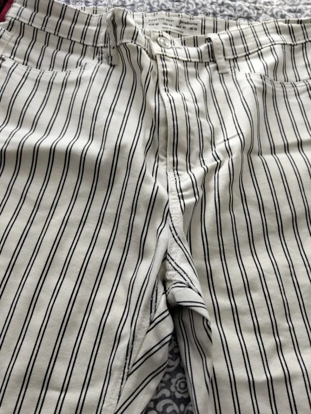 Pantalón de rayas Stradivarius