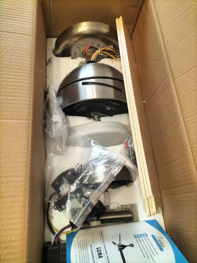 Ventilador de techo Emelson Luna 3 Aspas con luz