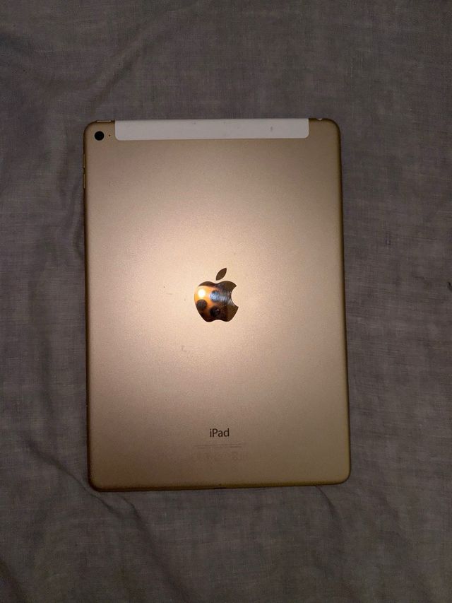 iPad Apple Dorado