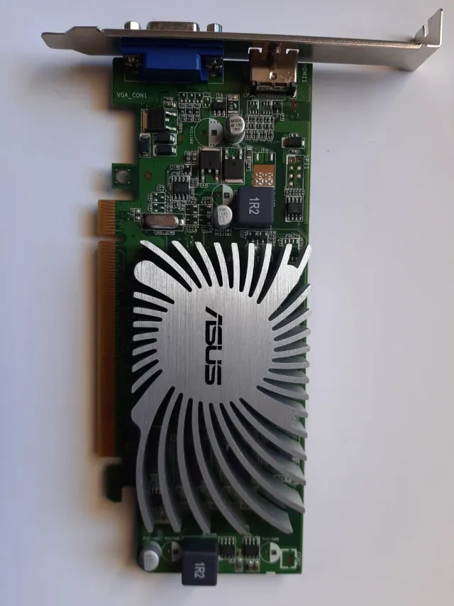 Scheda Video Asus AMD Radeon HD 7400M. 1Gb DDR3