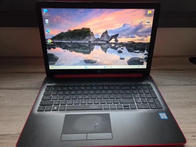 HP Pavilion 15" Rojo i7 SSD 1TB + HDD 1TB