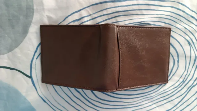 Cartera de cuero marrón