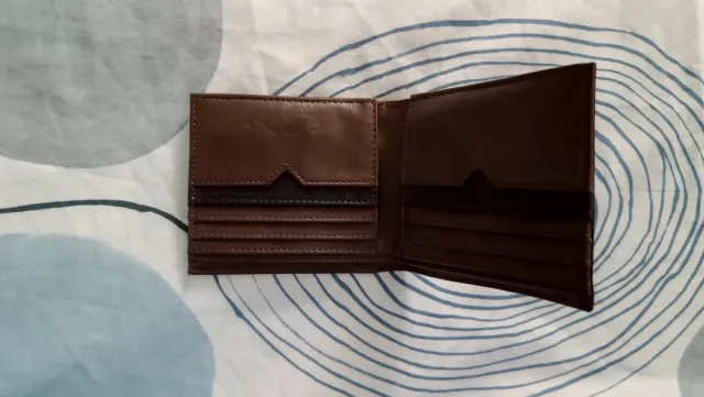 Cartera de cuero marrón