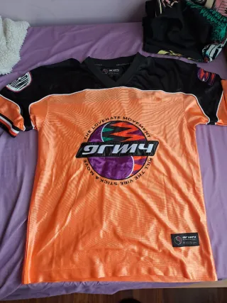 Camiseta Grimey Naranja y Negra