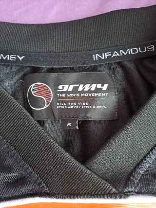 Camiseta Grimey Naranja y Negra