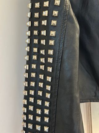 Cazadora polipiel tachuelas Tommy Hilfiger