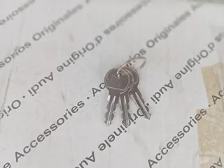 Baca Audi Q7 Original