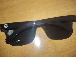 Gafas de sol Sun Planet negras y amarillas