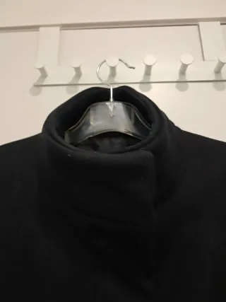 Abrigo negro elegante