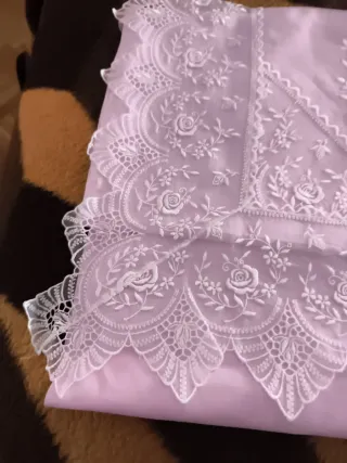 Juego de sábanas bordadas malva  para 150