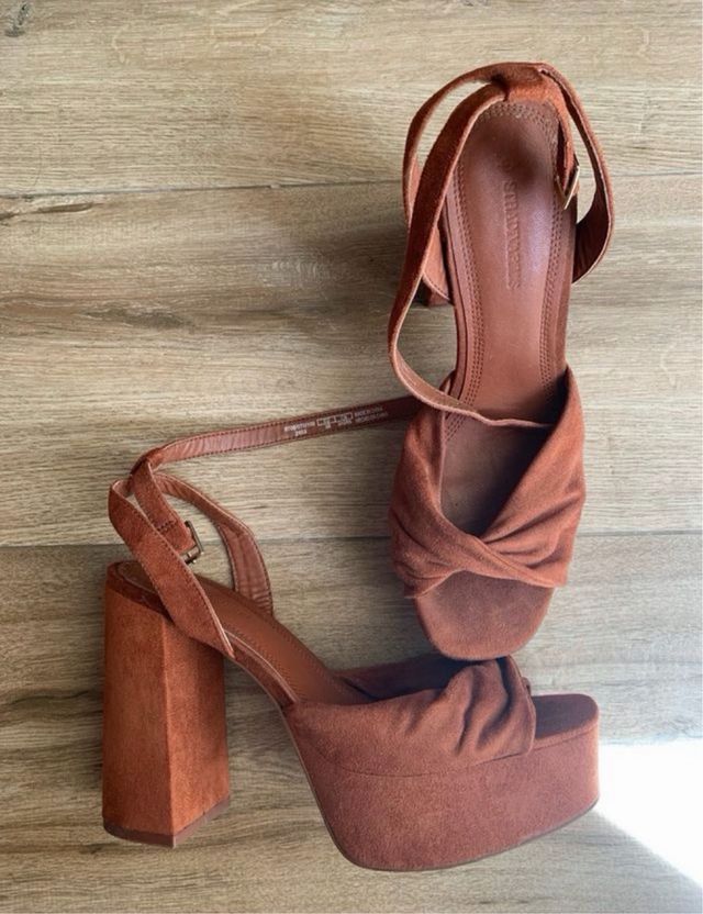 Tacones Stradivarius Marrones