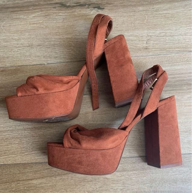 Tacones Stradivarius Marrones