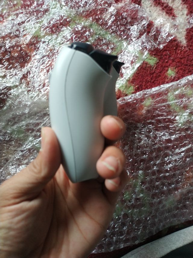 Controller bianco PS5 con joystick magnetici TMR