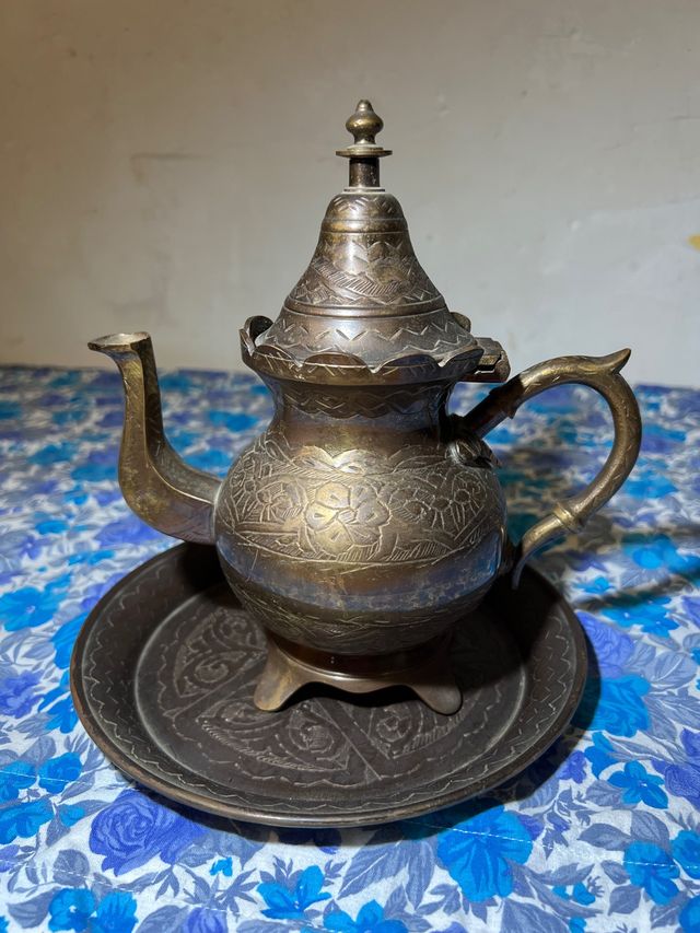 Tetera árabe marroquí de latón
