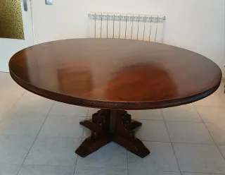 Mesa redonda Valenti.