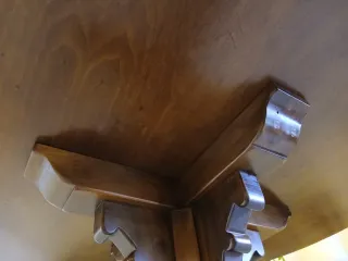 Mesa redonda Valenti.