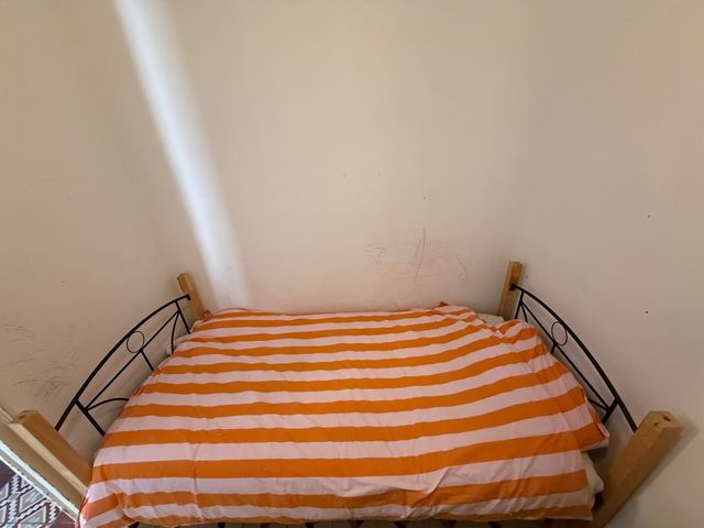 Cama individual metal y madera