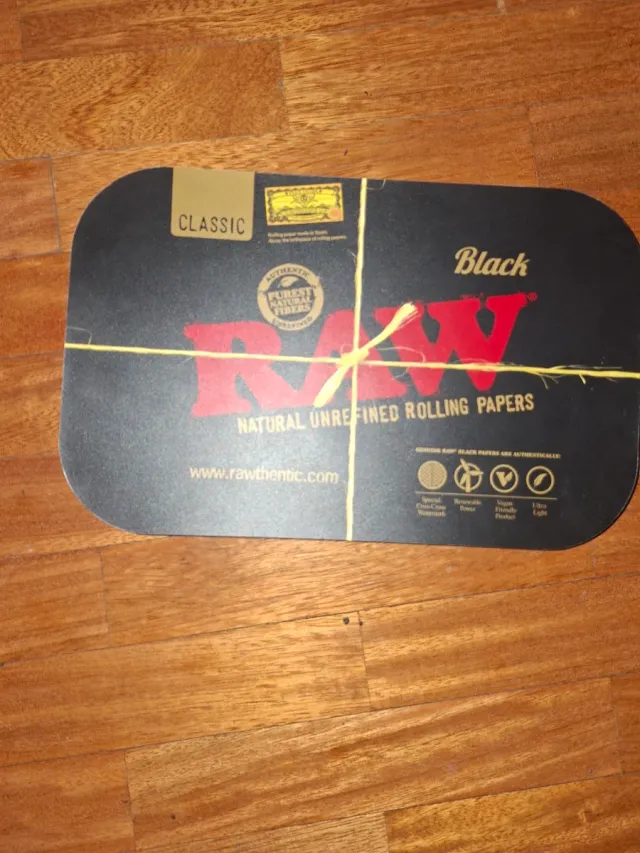 Bandeja Raw Negra Mate con Tapa Imantada