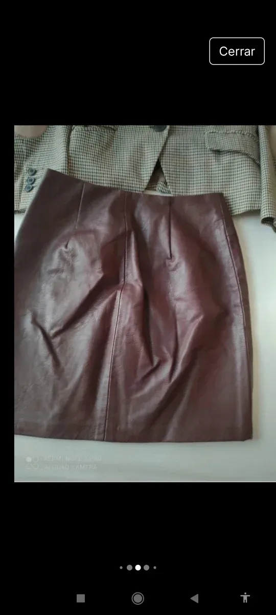 Falda burdeos piel ecológica