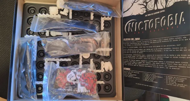 Juego de mesa Nictophobia: Los Cazados