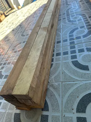 Listones de madera medidas 200x4x6 hay 8 unidades