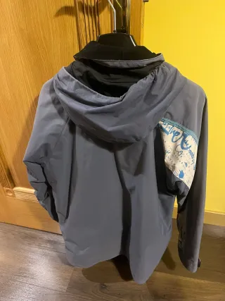 Abrigo Quiksilver Talla 16 Gris y Beige