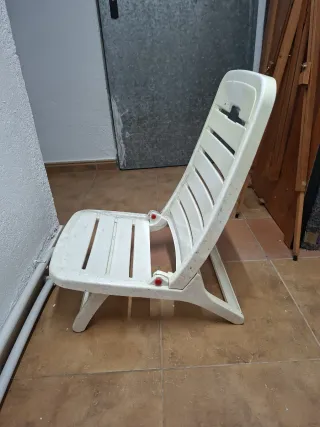Silla baja piscina plegable blanca