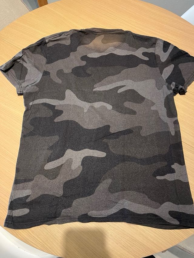 Camiseta Hollister Camuflaje Talla XL