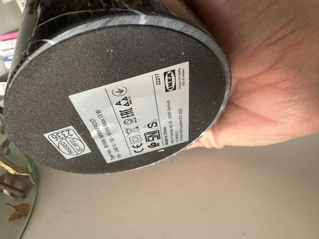 Lámpara de mesa mármol negro y globo vidrio