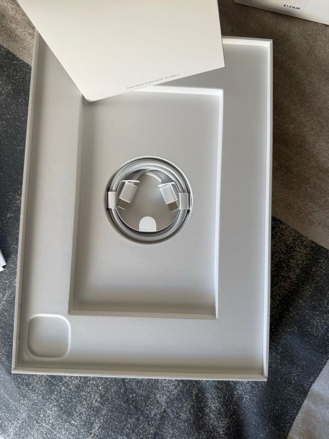 iPad Pro 11 M4 + Magic Keyboard + Smart Folio