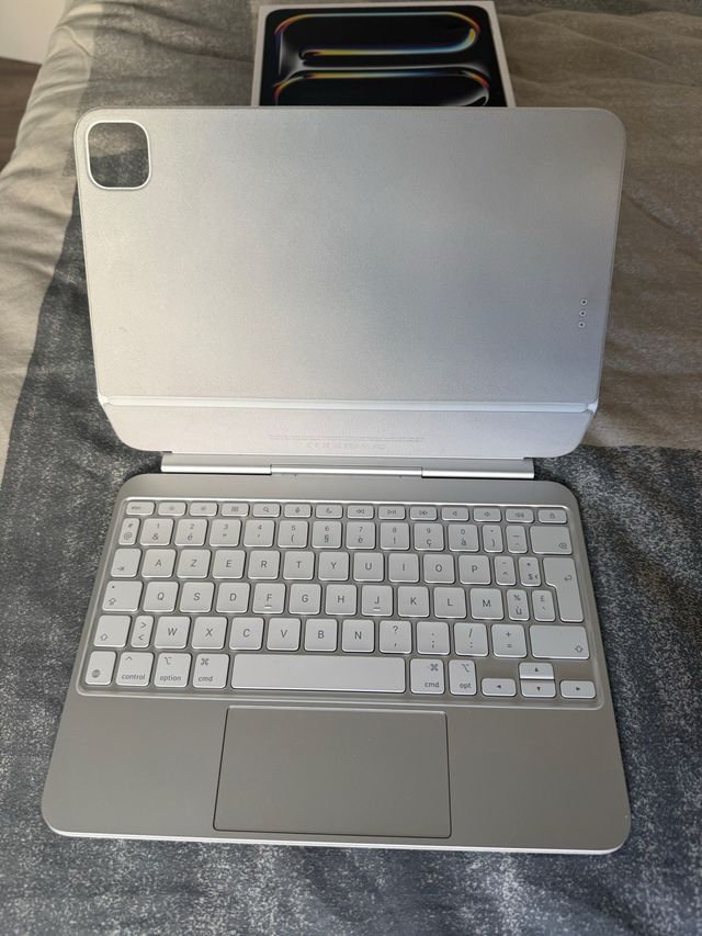 iPad Pro 11 M4 + Magic Keyboard + Smart Folio