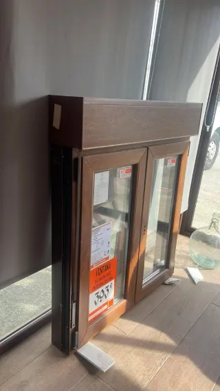 Ventana PVC Nogal con Persiana 100x118cm